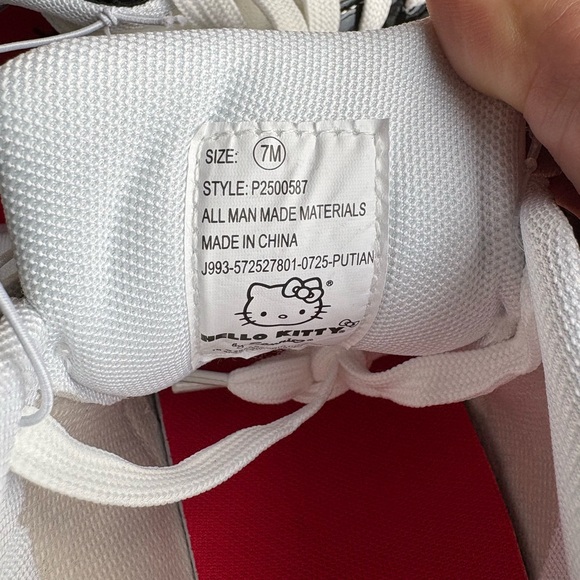Sanrio Hello Kitty Hearts Prints White/Black/Red Court Sneakers Shoes 7, 8 - Picture 8 of 9